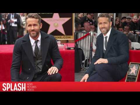 VIDEO : Ryan Reynolds Gushes Over Family at Hollywood Walk of Fame Ceremony