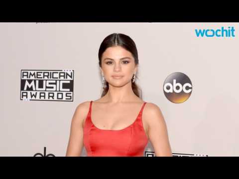 VIDEO : Is Selena Gomez Recording New Music?