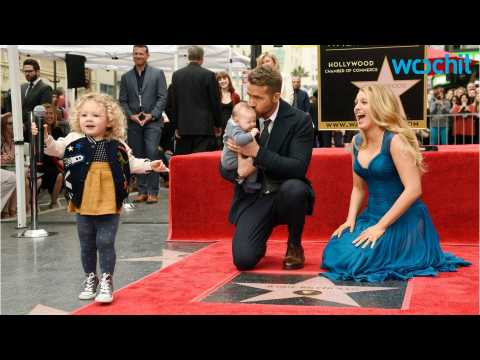 VIDEO : Ryan Reynolds Receives Star On Hollywood Walk Of Fame