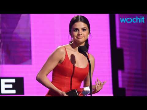 VIDEO : Could Selena Gomez Be Working on New Music?
