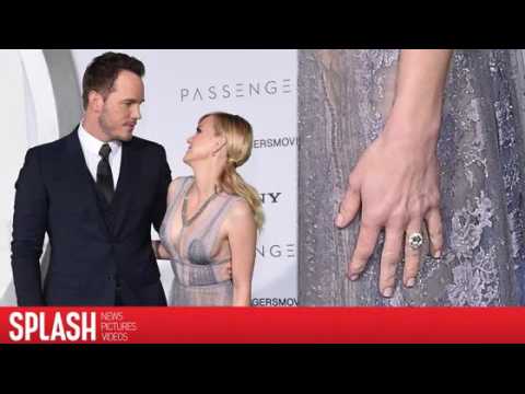 VIDEO : Romantic Chris Pratt Upgrades Anna Faris' Engagement Ring For Christmas