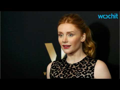 VIDEO : Bryce Dallas Howard Gets Better Shoes For Sequel