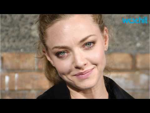 VIDEO : Amanda Seyfried Excited For Baby And Wedding