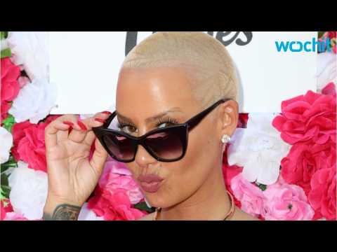 VIDEO : Amber Rose And Val Chmerkovskiy Kiss On The Kiss Cam