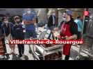 Le burger noir Black Flambadou au marché du samedi à Villefranche-de-Rouergue