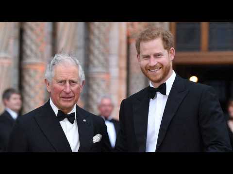 VIDEO : Prince Harry : il a rendu le prince Charles furieux lors de son retour