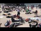 Dunkerque: pour le climat, 300 personnes font le mort sur la digue