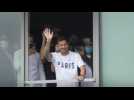 Football: Les supporters du PSG accueillent Lionel Messi
