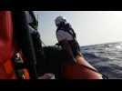 Opération de sauvetage en mer d'un bateau de migrants à la dérive