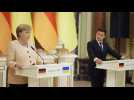 À Kiev, Angela Merkel tente de rassurer sur le gaz russe