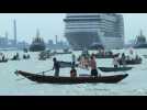 Venise: manifestation au retour du premier navire de croisière