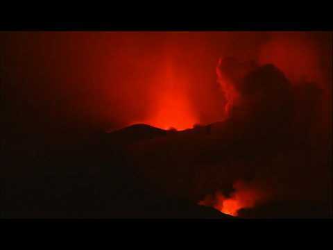 Spain's Cumbre Vieja volcano continues to erupt