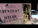 Londres: les fans d'Amy Winehouse lui rendent hommage, 10 ans après sa mort