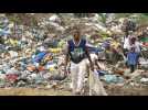 Au Gabon, des enfants travaillent dans des décharges pour survivre