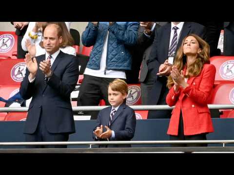 VIDEO : Le prince George vivement critiqu : Kate et William prennent une dcision radicale