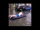 Arras : bateau et matelas pneumatiques pour s'amuser dans les rues inondées