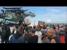 Manifestation à Calais contre les arrêtés interdisant les distributions de repas pour les migrants
