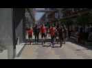 Les Diables Rouges se baladent dans les rues de Séville avant la rencontre face au Portugal (images RBFA)