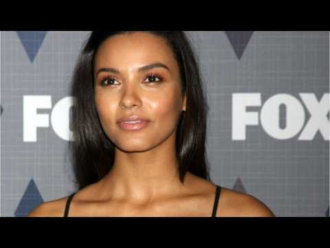 VIDEO : 'Gotham' Star Jessica Lucas Is Engaged