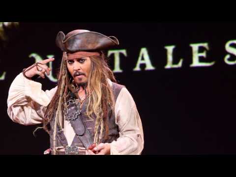 VIDEO : Surprise Appearance By Johnny Depp Shocks Disneyland Visitors