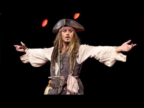 VIDEO : Johnny Depp Surprises Pirates of the Caribbean Riders