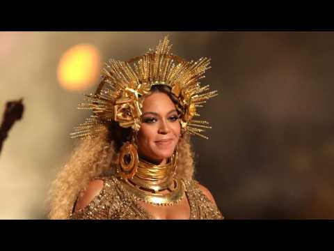 VIDEO : Beyonc?s Latest Instagram Post Became the Most Extra Caption Contest