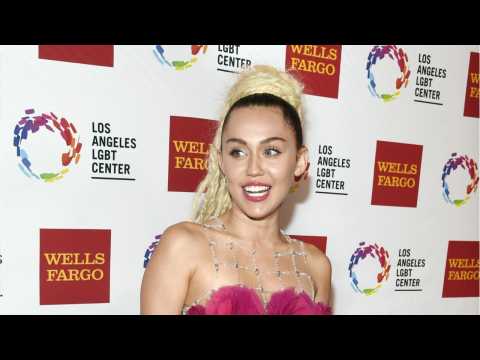 VIDEO : Miley Cyrus Opens Up About Relationship With Liam