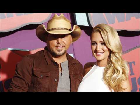 VIDEO : Jason Aldean and Wife Brittany Kerr Announce They Are Expecting!