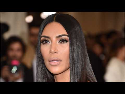 VIDEO : Kim Kardashian Rocks Pink Hair
