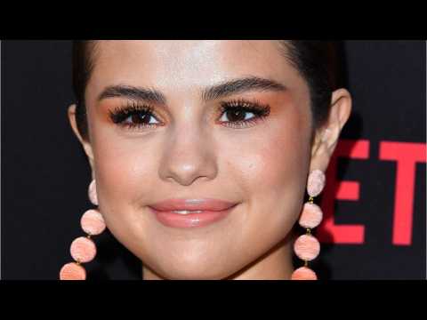VIDEO : Selena Gomez Confirms '13 Reasons Why' Renewal