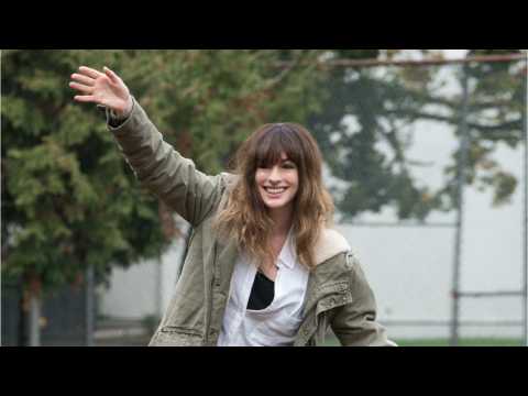 VIDEO : Anne Hathaway On Filming Colossal Pregnant
