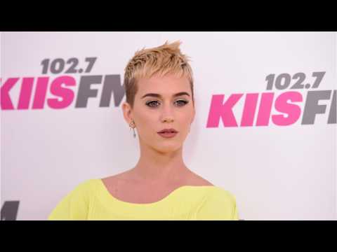 VIDEO : Katy Perry Announces New Album