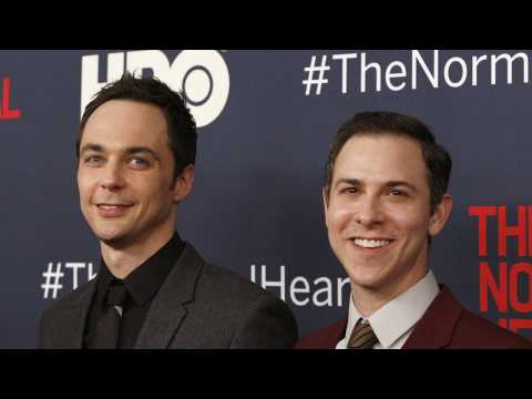 VIDEO : 'Big Bang Theory' Star Jim Parsons Ties The Knot