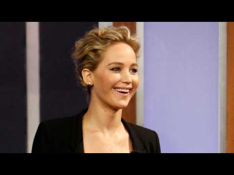 VIDEO : Jennifer Lawrence Tears Out Heart in ?Mother!? Poster