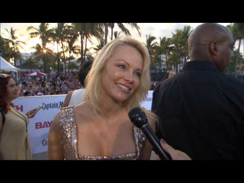VIDEO : Sexy Miami 'Baywatch' Premiere: Pamela Anderson