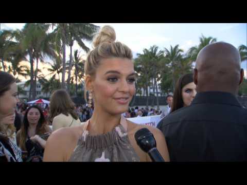 VIDEO : Sexy Miami 'Baywatch' Premiere: Kelly Rohrbach