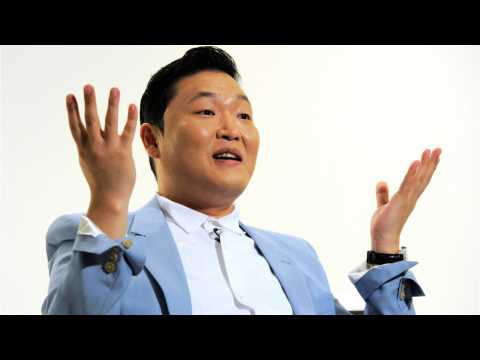 VIDEO : Psy Shelves 'Gangnam Style'