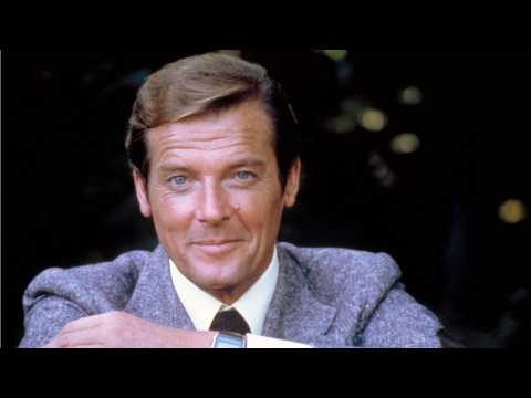 VIDEO : Roger Moore Dies At Age 89