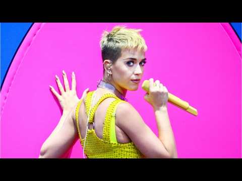 VIDEO : Katy Perry Is Drama free