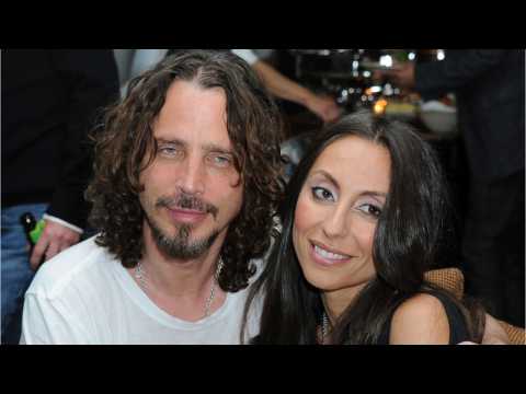 VIDEO : Chris Cornell's Wife Writes Note