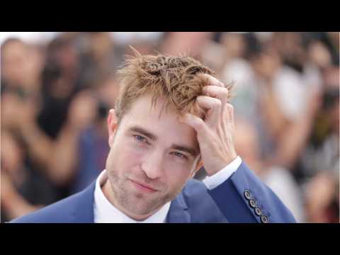VIDEO : Robert Pattinson Unrecognizable On Streets Of New York For Film
