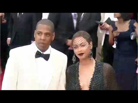 VIDEO : Beyonc And Jay Z Have Their Twins