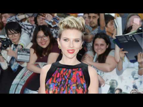 VIDEO : Scarlett Johansson Teases Massive Avengers