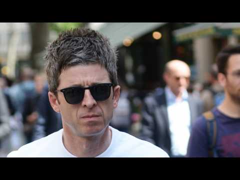 VIDEO : Noel Gallagher Has The Most Talented Cat Alive!
