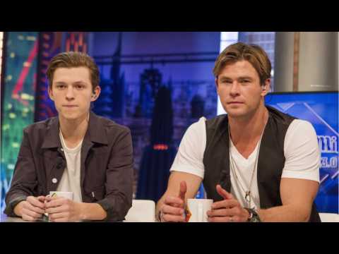 VIDEO : Tom Holland Became Spider-Man With Hemsworth's Help