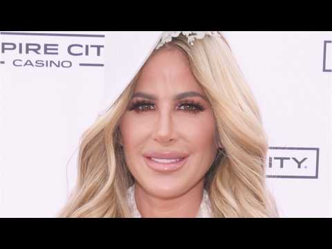 VIDEO : Kim Zolciak Posts Topless Pic To Celebrate Her 2.5 Million Followers