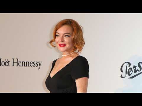 VIDEO : Lindsay Lohan Working On Jewelry Line
