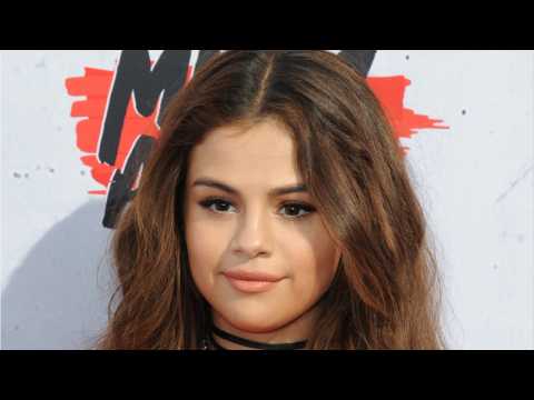 VIDEO : Selena Gomez Releases New Video