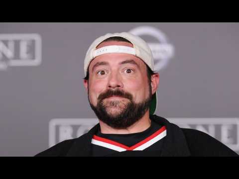 VIDEO : Kevin Smith Offers To Direct DC Movie