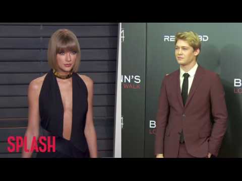 VIDEO : Taylor Swift Dating English Actor Joe Alwyn